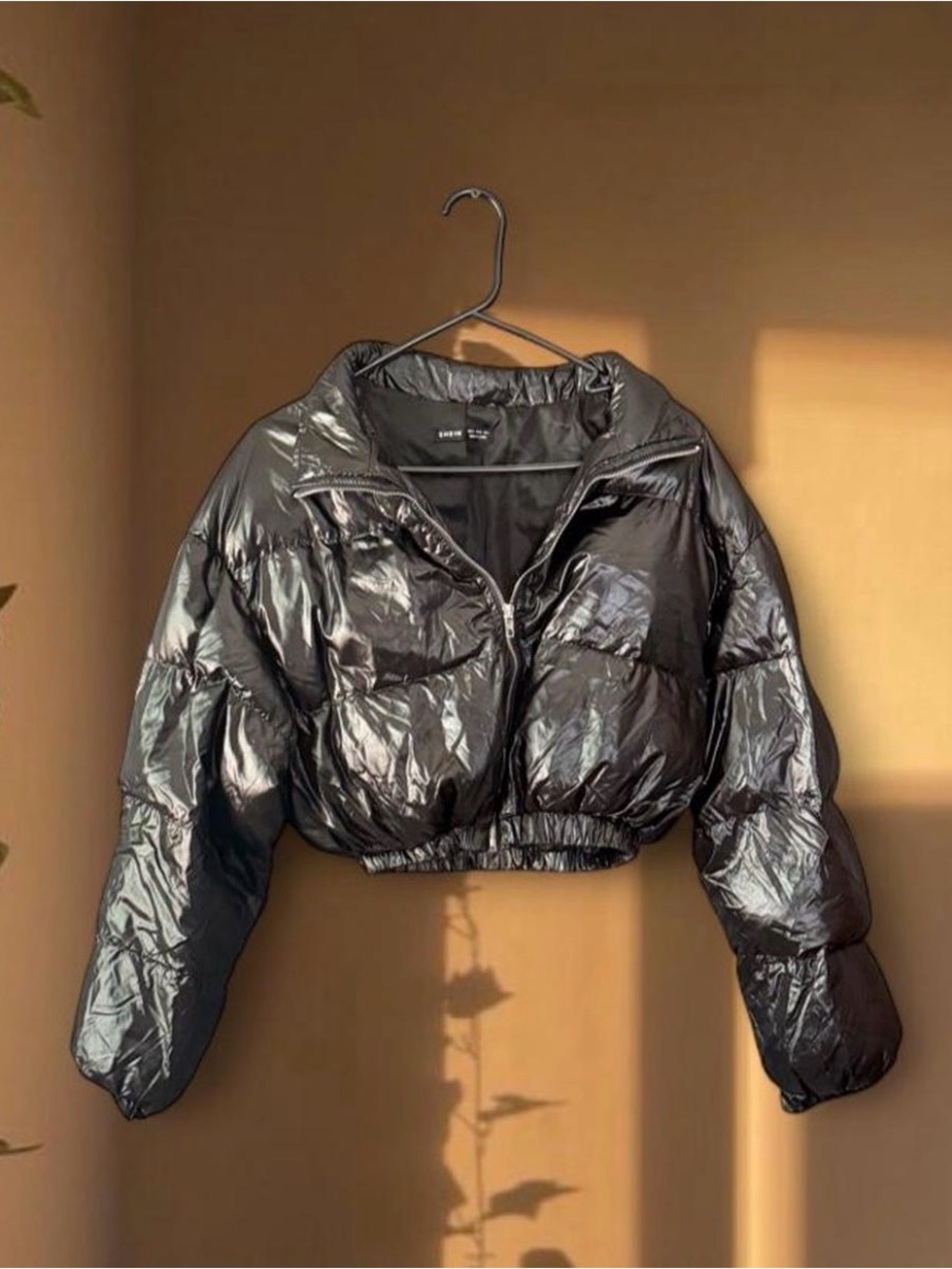 Black Cropped Puffer Jacket - (Brand)